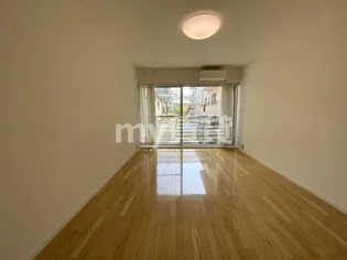 ラ・パレーテ【2階】の居間