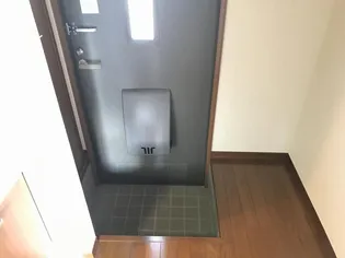 シャーメゾン砂押南【2階】の玄関