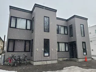 北海道江別市文京台東町【アパート】の外観