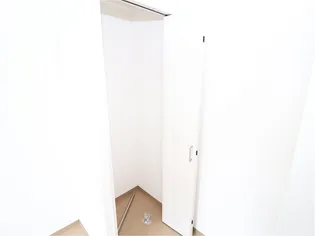 ピネータ天保山【3階】の内装