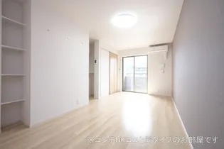 グラシアス【1階】の居間