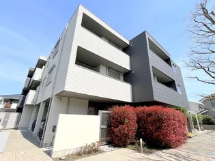 ヴァンヴェール西館【1階】の外観