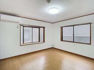 ミルフィーユII【1階】の居間