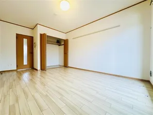 ルナ・ピエーナ【2階】の居間