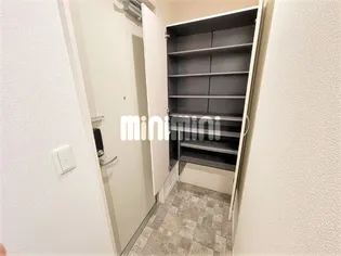 パークハウス西浦【2階】の玄関