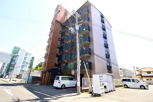 ピースフル【2階】の外観