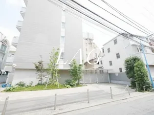 ビイルーム新宿【1階】の外観