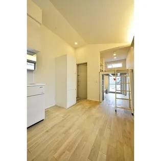 東京都新宿区西新宿3【アパート】の外観