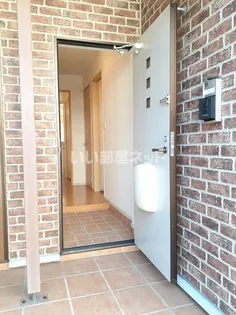 saliente I【1階】の玄関