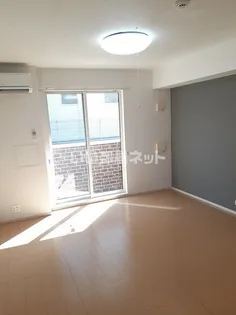 saliente I【1階】の居間