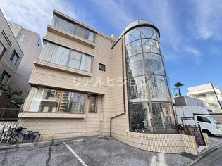 グレイスフル西麻布【1階】の外観