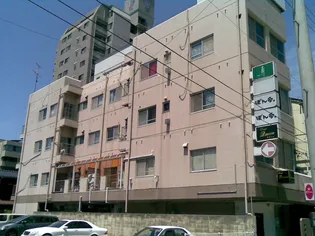 青空ビルの画像