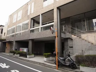 H&M南青山【2階】の外観