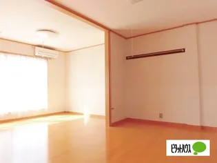 ハイコーポ【1階】の居間