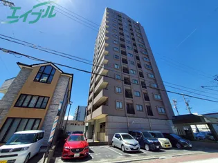 ファミール四日市【1階】の外観