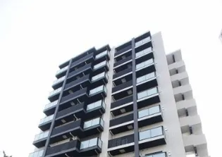 ル・サレーヴ【3階】の外観