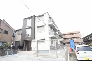 アメージングエミネンス【1階】の外観