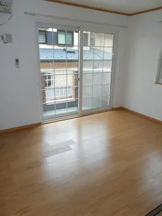 ロイヤル ヒルズ ツタヤ【1階】の居間