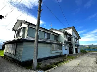 秋田県湯沢市駒形町字東福寺沖【一戸建】の外観