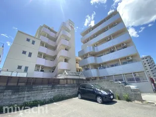 徳島県徳島市中前川町3【マンション】の外観