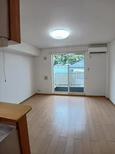 クラベールA【2階】の居間