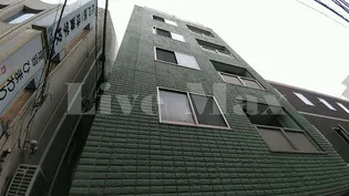 アンプルールフェールスリーズ【1階】の外観