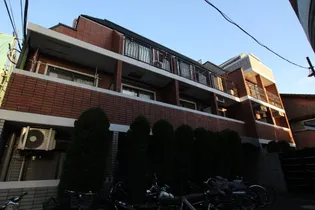 ジェイパーク東大前 グランドイースト【1階】の外観