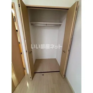 フォルジェ嵐山【2階】の内装