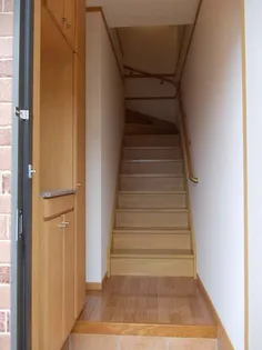 ブリッサ【2階】の玄関