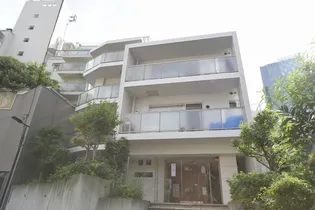 エルスタンザ赤坂【1階】の外観