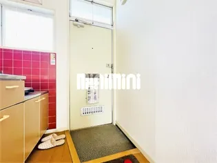 ウィステリア【2階】の玄関