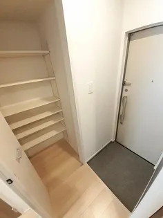 クオーレD【2階】の玄関