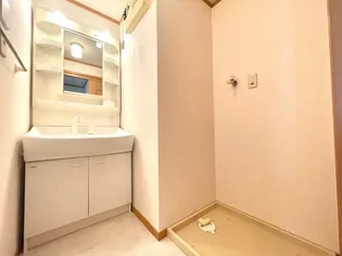 エムアイタウン【2階】の内装