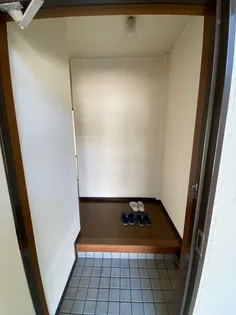 エクセレントSAIKI B棟【1階】の玄関