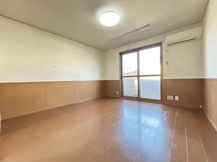 ファミールS【1階】の居間