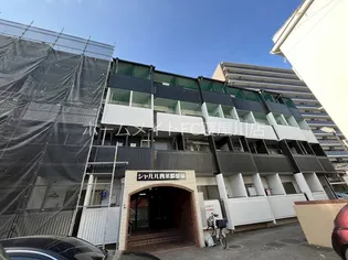 シャルル四条畷駅前【2階】の外観