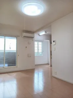 サンリット・ヒル【2階】の居間