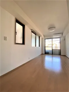 第12カネキマンション【2階】の居間