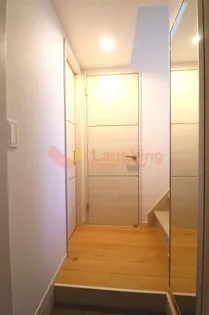 モアメゾン中央公園前【1階】の玄関