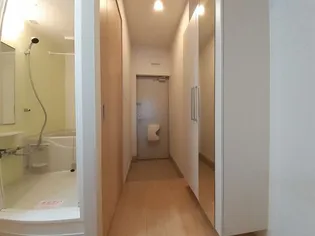 ネスト・カトー【1階】の玄関