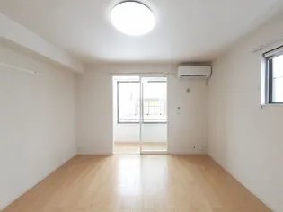 ネスト・カトー【1階】の居間