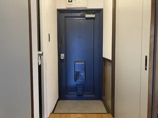 春日コーポ【2階】の玄関
