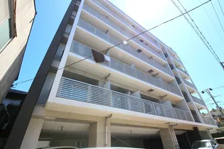 Alivio【3階】の外観