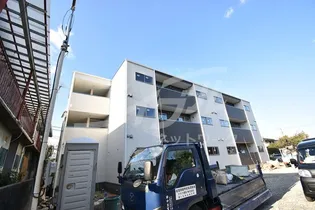 エドモントン【3階】の外観