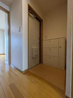 カーサ・カルム【2階】の玄関