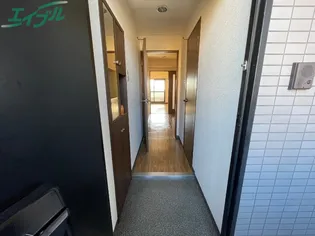 ヴィラナイン【9階】の玄関