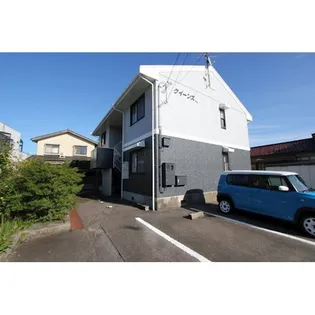 クイーンズ4【2階】の外観