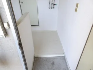 ホワイトハウス【2階】の玄関