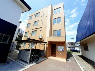 ヴィラ本町【4階】の外観