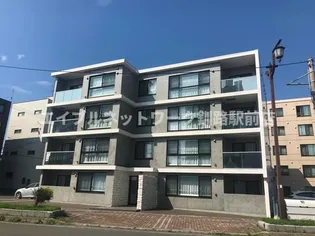 GRACE TIARAの画像